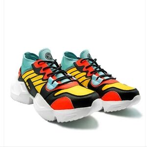 Hip and bone wave trainer pastel sky, size 11, brand new